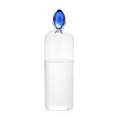Bottiglia con tappo azzurro a forma di pesce